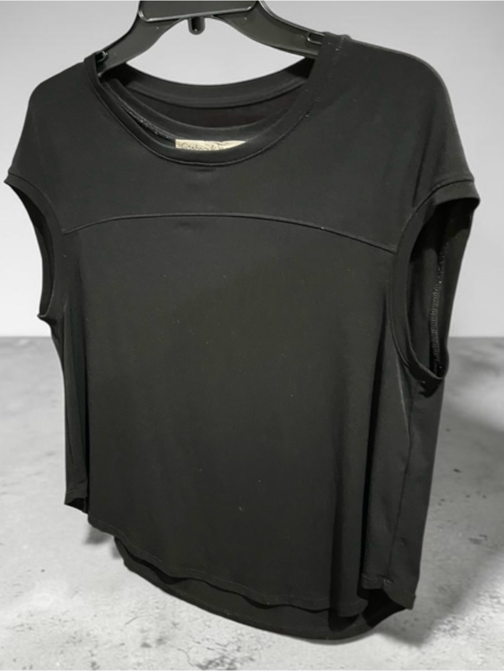 Graham & Spencer | Black Short Sleeve Top | Size Small Petite